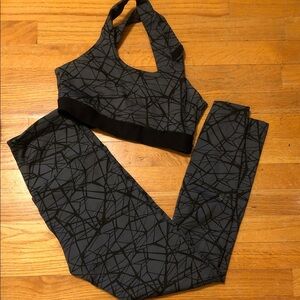 MPG Like New Black & Charcoal Sports Bra and Leggings Set size Small Worn Once!!